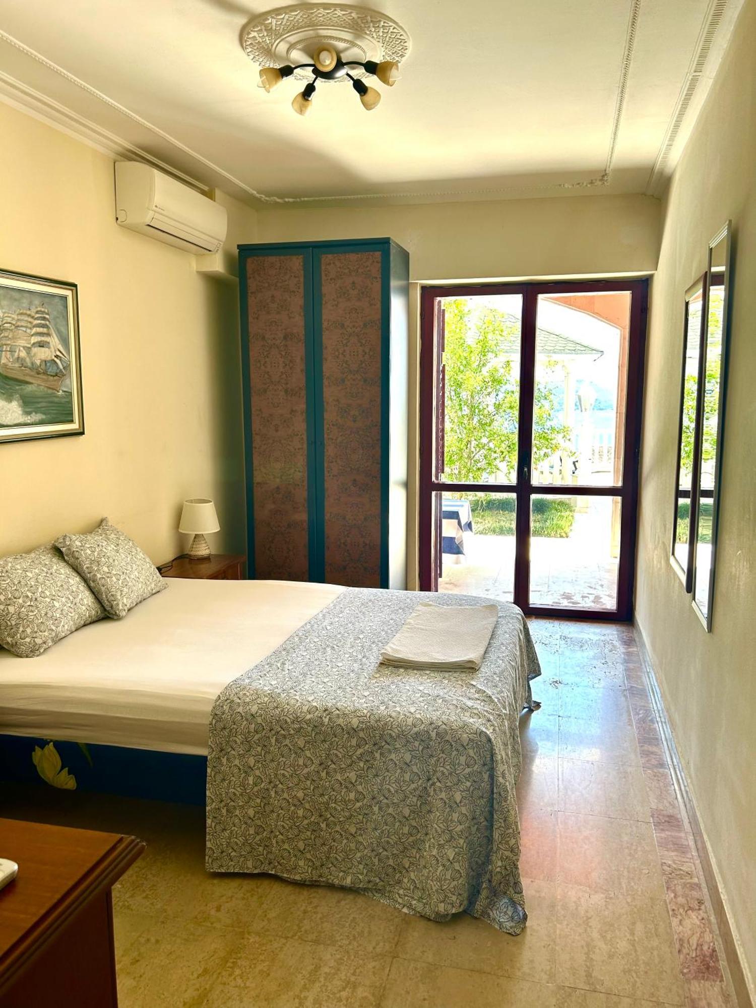 Guest House Vila Eli 헤르섹 외부 사진