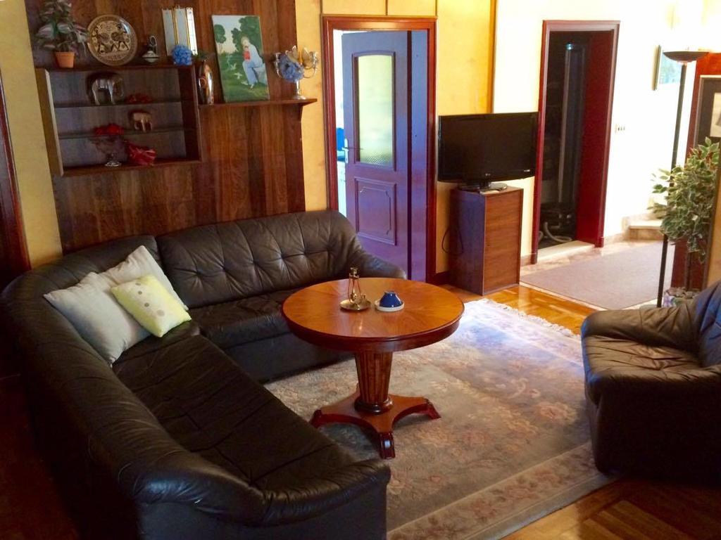 Guest House Vila Eli 헤르섹 외부 사진